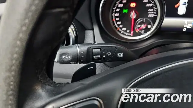 Mercedes-Benz GLA-Class 2018 — Photo 23/36