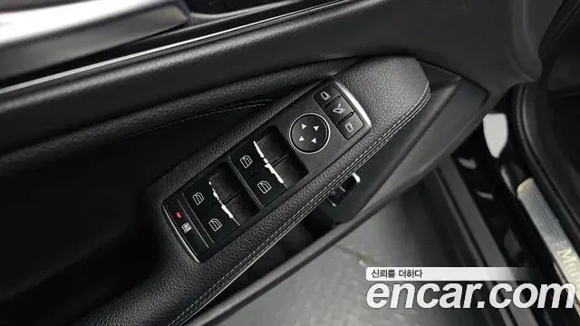 Mercedes-Benz GLA-Class 2018 — Photo 8/36