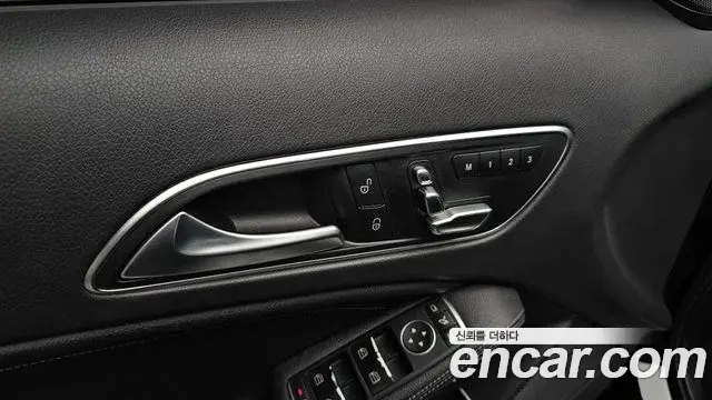 Mercedes-Benz GLA-Class 2018 — Photo 25/36