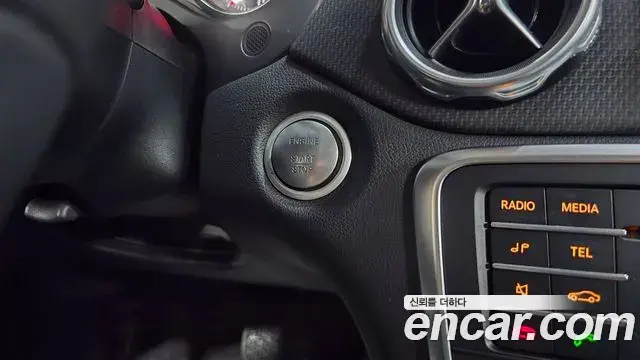 Mercedes-Benz GLA-Class 2018 — Photo 2/36