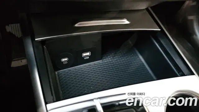 Kia K8 2022 — Şəkil 23/32