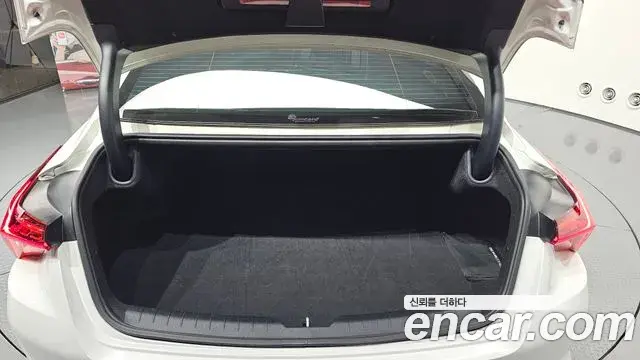 Kia K8 2022 — Şəkil 26/32