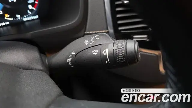 Volvo XC90 2020 — Photo 16/31