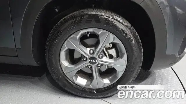 Kia Seltos 2025 — Photo 2/32