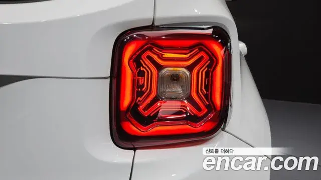 Jeep Renegade 2020 — ფოტო 27/32
