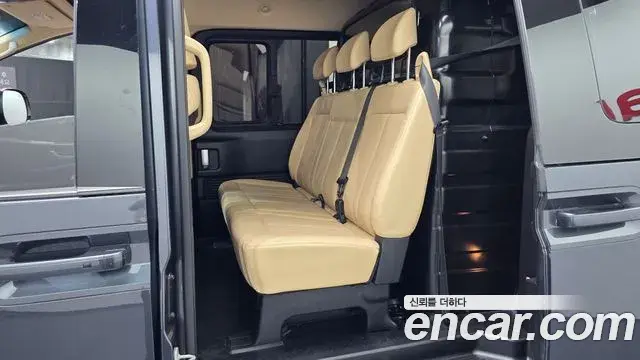Hyundai Staria 2022 — Şəkil 17/31