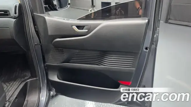 Hyundai Staria 2022 — Şəkil 11/31