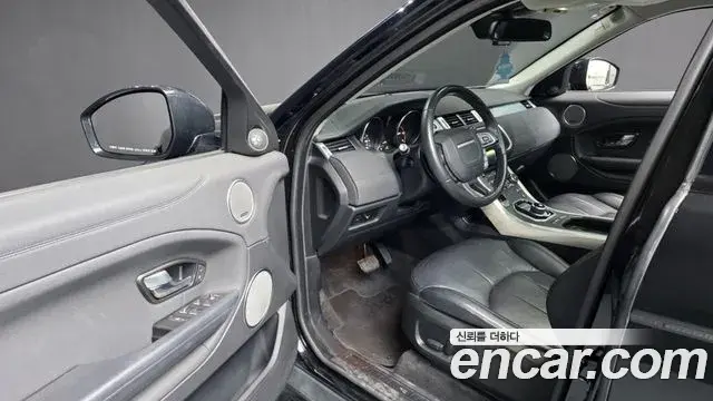 Land Rover Range Rover Evoque 2019 — Photo 31/35