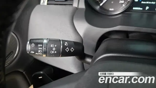Land Rover Range Rover Evoque 2019 — Photo 2/35