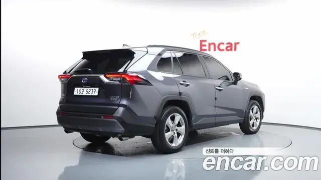 Toyota RAV4 2019 — Şəkil 34/34