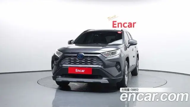 Toyota RAV4 2019 — Şəkil 24/34