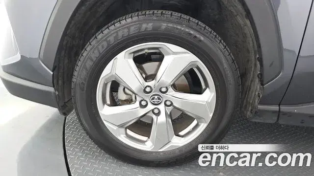 Toyota RAV4 2019 — Şəkil 15/34