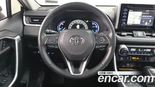 Toyota RAV4 2019 — Şəkil 16/34