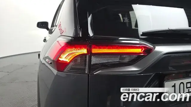 Toyota RAV4 2019 — Şəkil 4/34