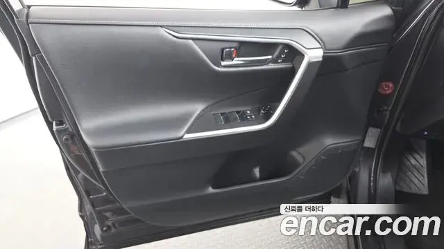 Toyota RAV4 2019 — Şəkil 19/34