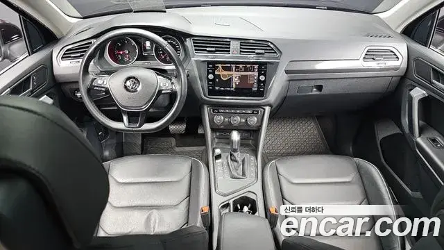 Volkswagen Tiguan 2019 — Photo 8/20