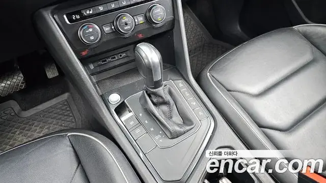 Volkswagen Tiguan 2019 — Photo 11/20