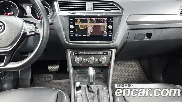 Volkswagen Tiguan 2019 — Photo 3/20