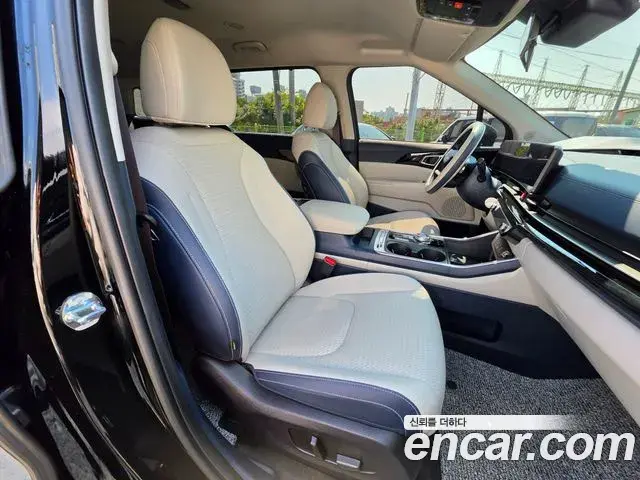 Kia Carnival 2025 — Photo 14/20