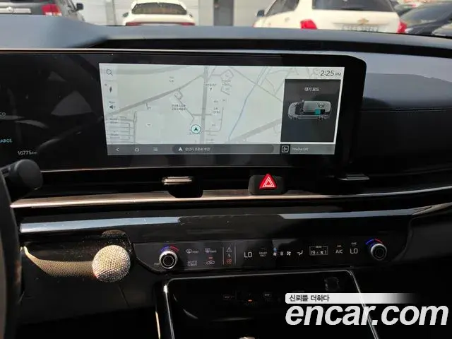 Kia Carnival 2025 — Photo 12/20