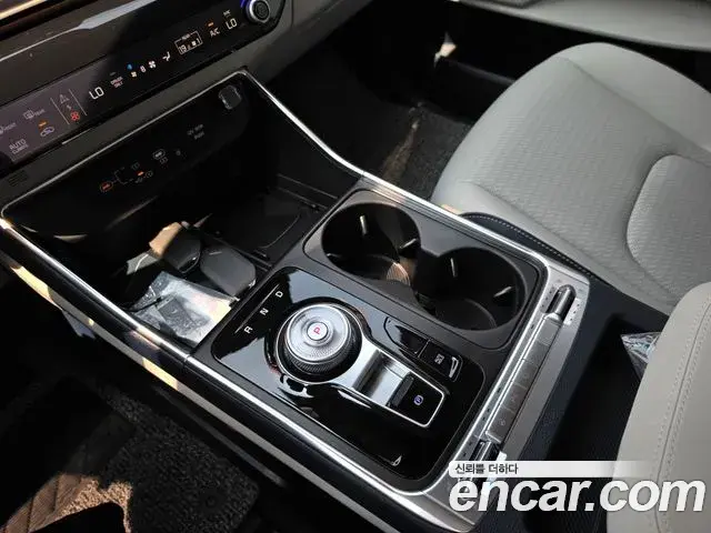 Kia Carnival 2025 — Photo 2/20