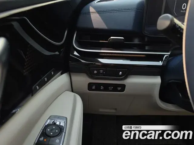 Kia Carnival 2025 — Photo 13/20