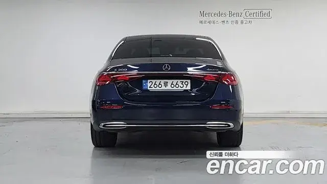 Mercedes-Benz E-Class 2024 — ფოტო 7/17