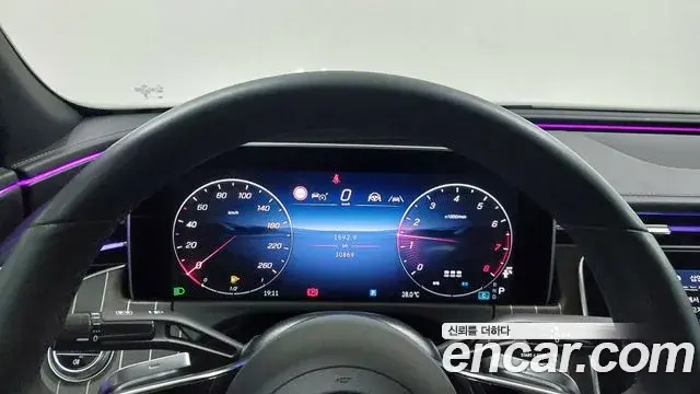 Mercedes-Benz E-Class 2024 — ფოტო 15/17