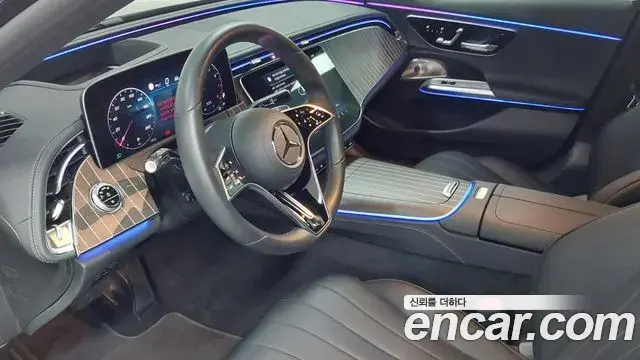 Mercedes-Benz E-Class 2024 — ფოტო 13/17