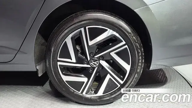 Volkswagen Jetta 2024 — Photo 5/28