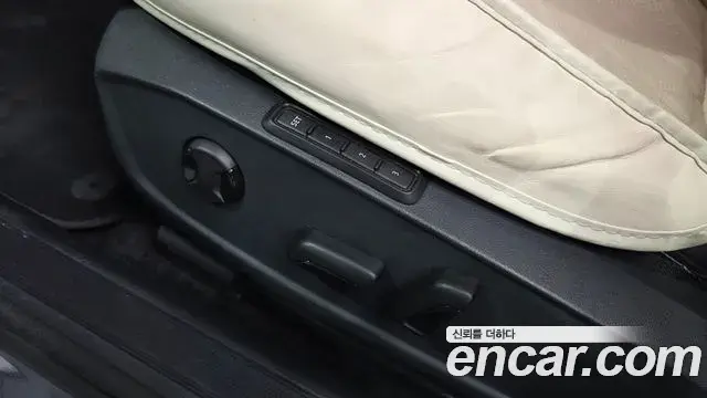 Volkswagen Jetta 2024 — Photo 12/28