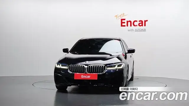 BMW 5 Series 2023 — Şəkil 28/32