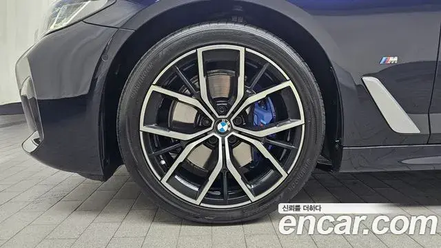 BMW 5 Series 2023 — Şəkil 12/32