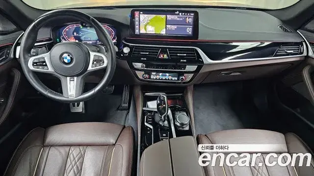 BMW 5 Series 2023 — Şəkil 19/32