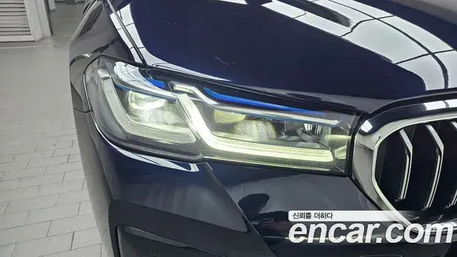 BMW 5 Series 2023 — Şəkil 5/32