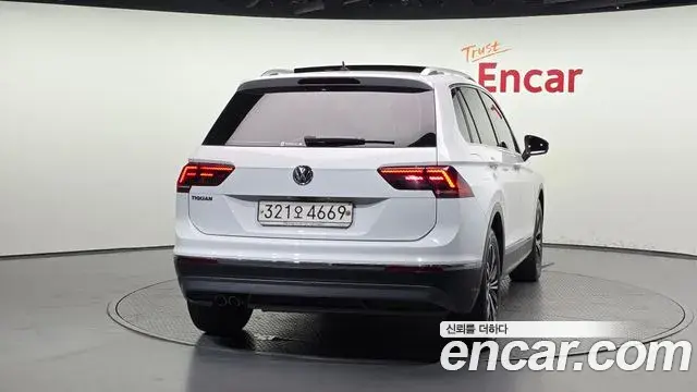 Volkswagen Tiguan 2020 — Şəkil 17/20