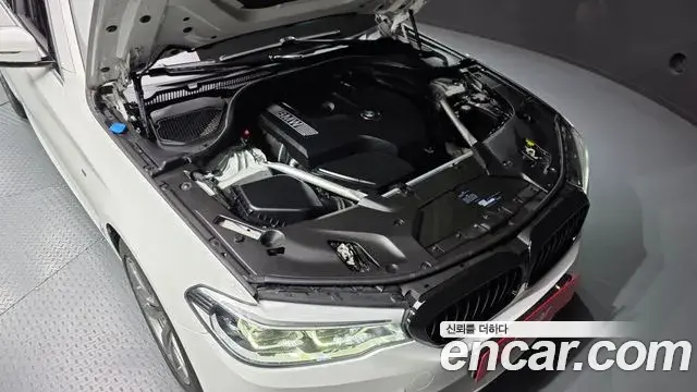 BMW 5 Series 2018 — Фото 6/20