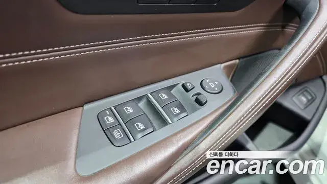 BMW 5 Series 2018 — Photo 20/32