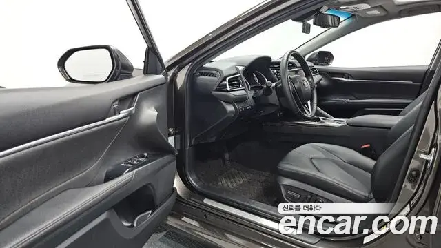 Toyota Camry 2018 — Фото 10/20