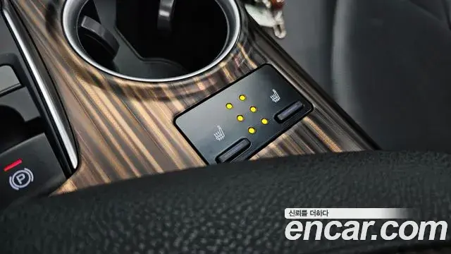 Toyota Camry 2018 — Фото 18/20