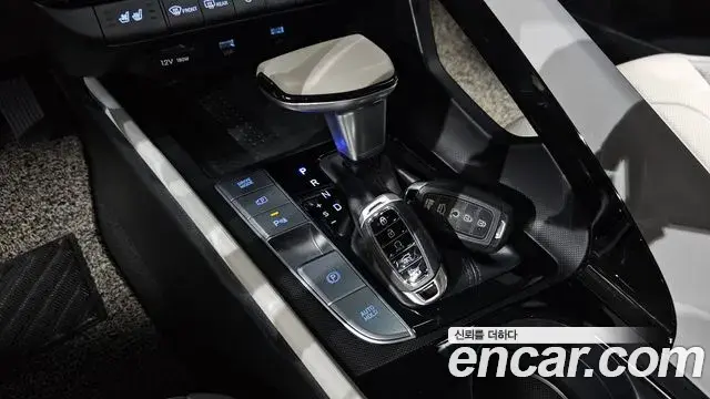 Hyundai The New Avante Hybrid 2021 — ფოტო 24/30