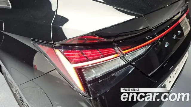Hyundai The New Avante Hybrid 2021 — ფოტო 1/30