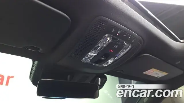 Mercedes-Benz GLB-Class 2021 — Photo 2/31