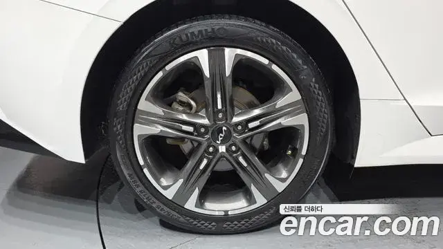 Kia K5 2022 — Photo 1/34