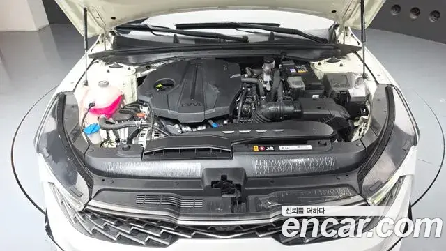 Kia K5 2022 — Photo 7/34