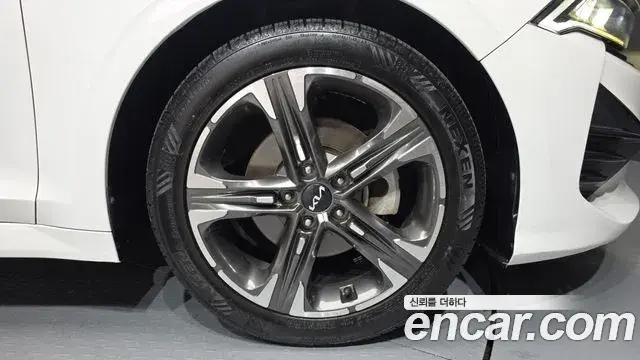 Kia K5 2022 — Photo 13/34