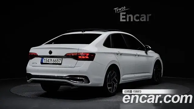 Volkswagen Jetta 2022 — Photo 15/33