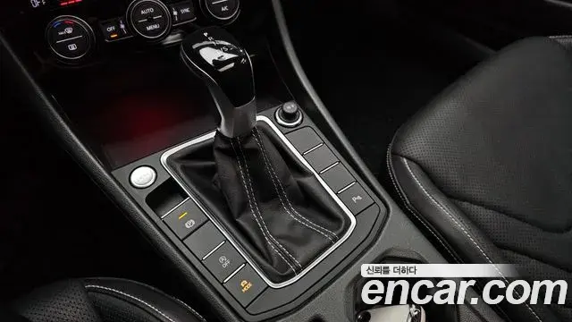 Volkswagen Jetta 2022 — Photo 21/33