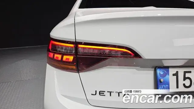 Volkswagen Jetta 2022 — Photo 26/33