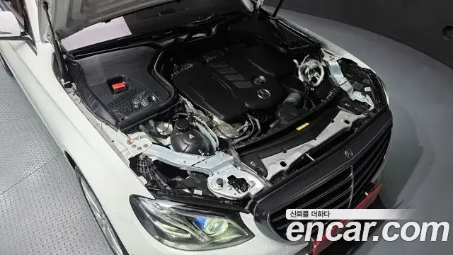 Mercedes-Benz E-Class 2019 — Фото 5/20